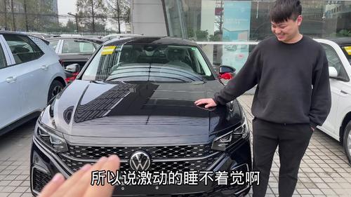 帕萨特1.8T18.98万的分期付款首付是多少？月供是多少啊