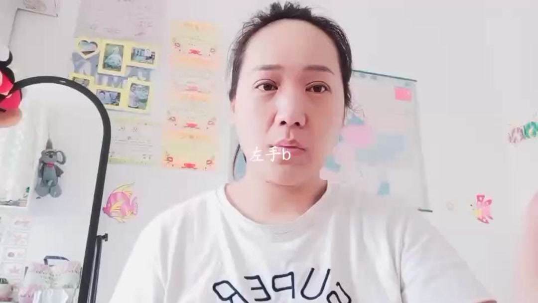 联袂读音