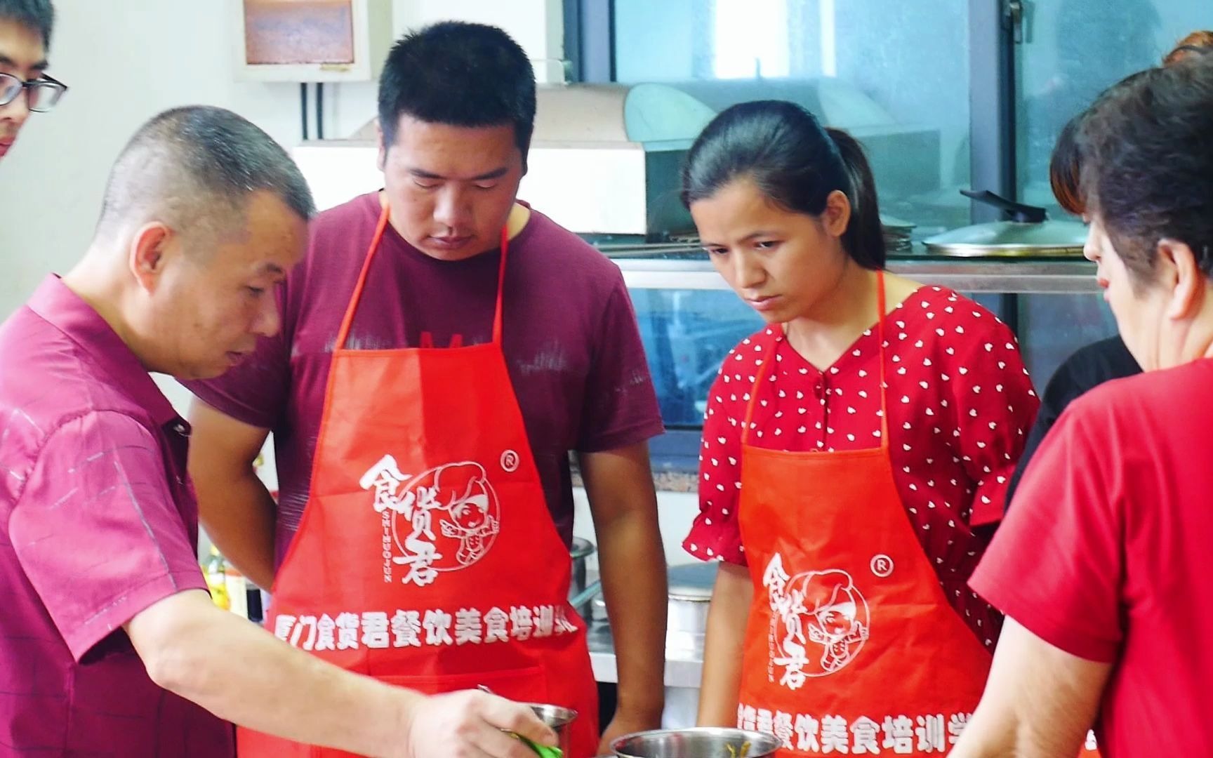 哪个城市适合做餐饮小吃摆摊？