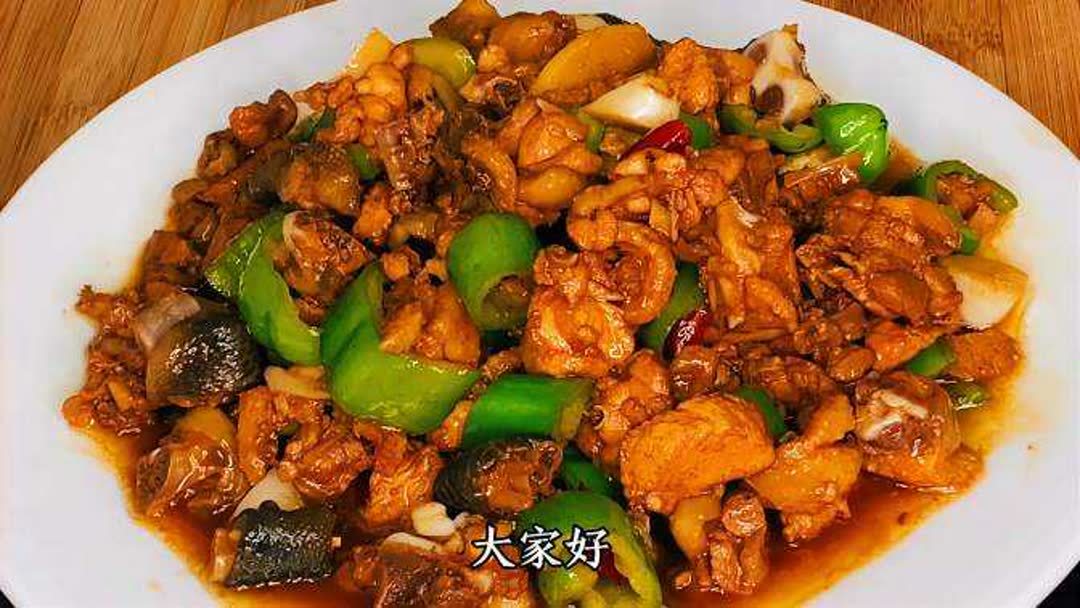 炒鸡肉怎么样嫩(青椒炒仔鸡怎么做啊？)