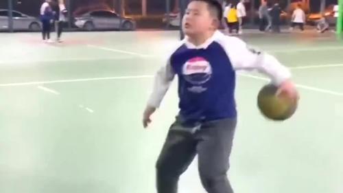 学篮球一般多少钱