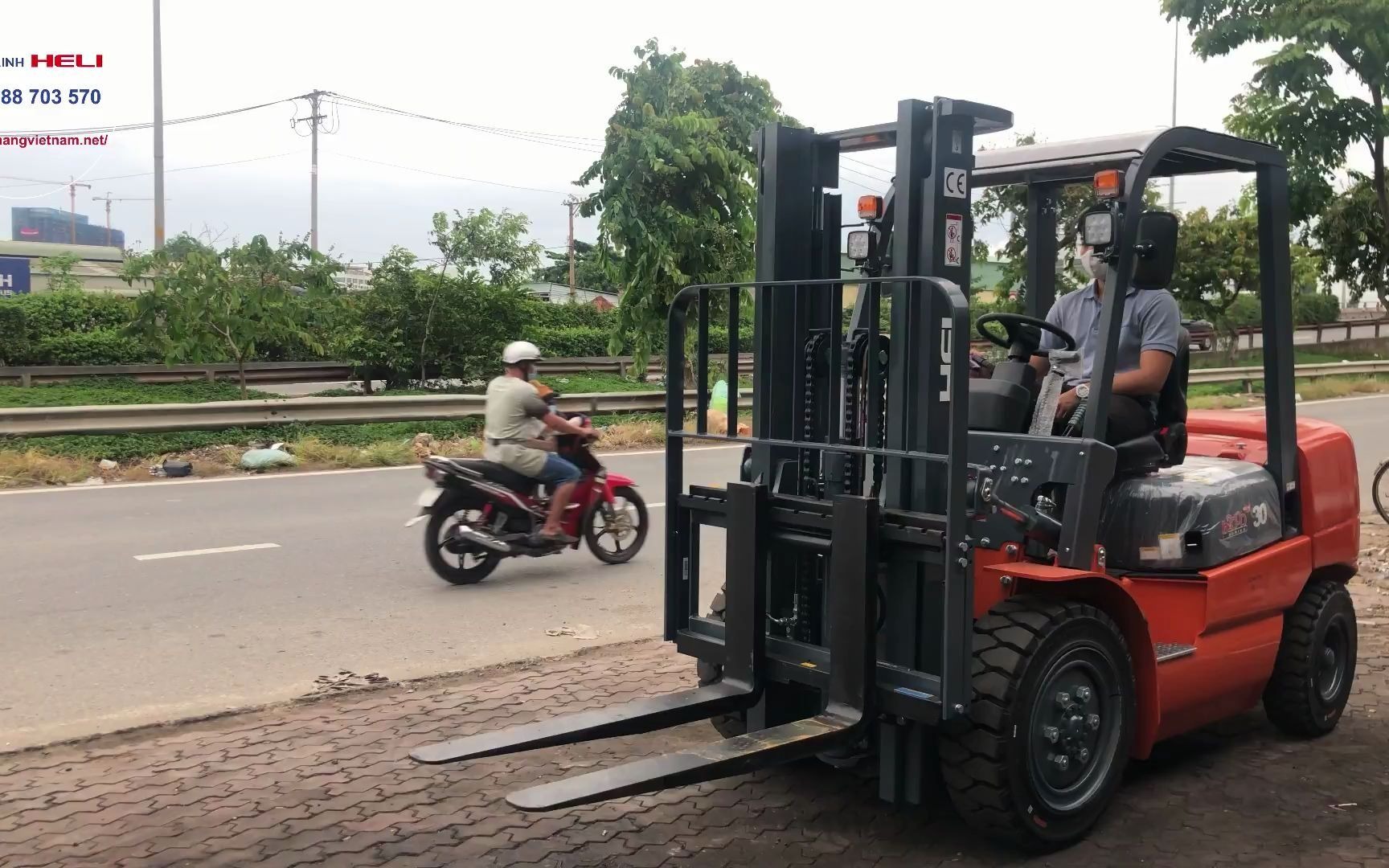 用了三百小时的3吨合力无级变速叉车值多少..(二手柴油2吨叉车出售/转让价格大概多少钱)