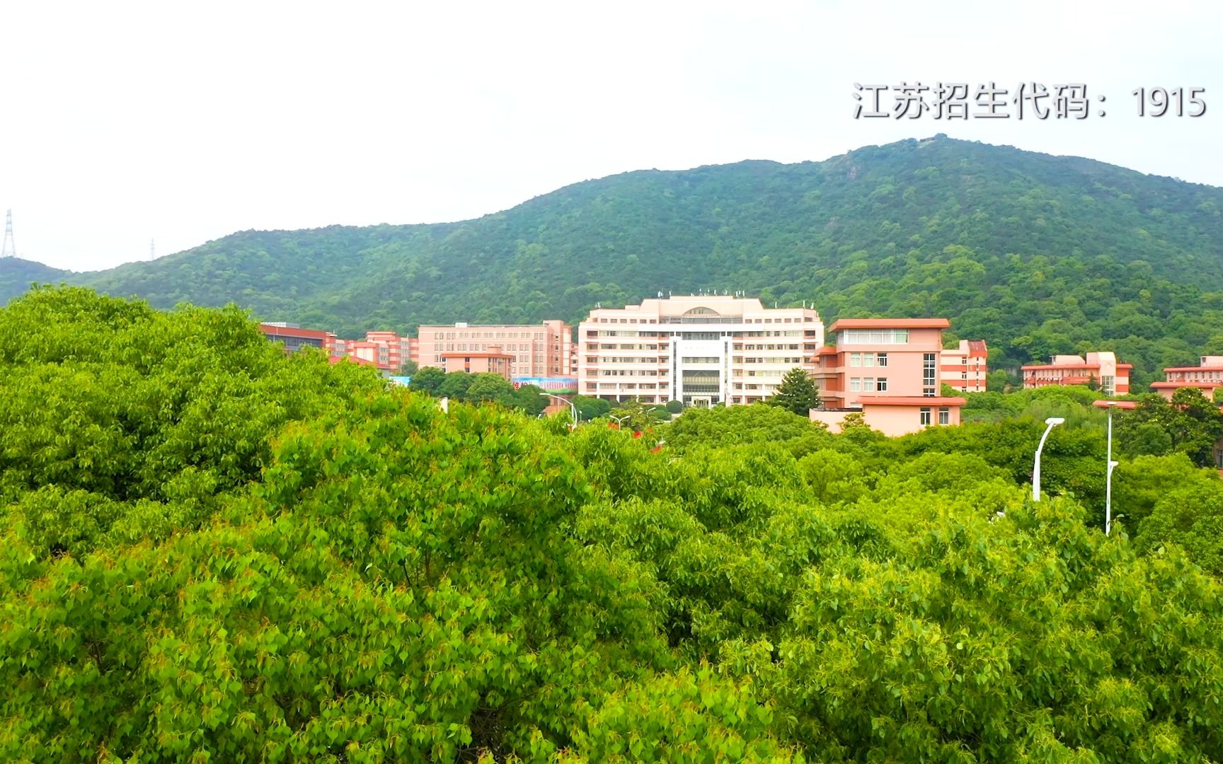 江苏无锡太湖学院学费(江苏无锡太湖学院的学费是15000左右是一年..)