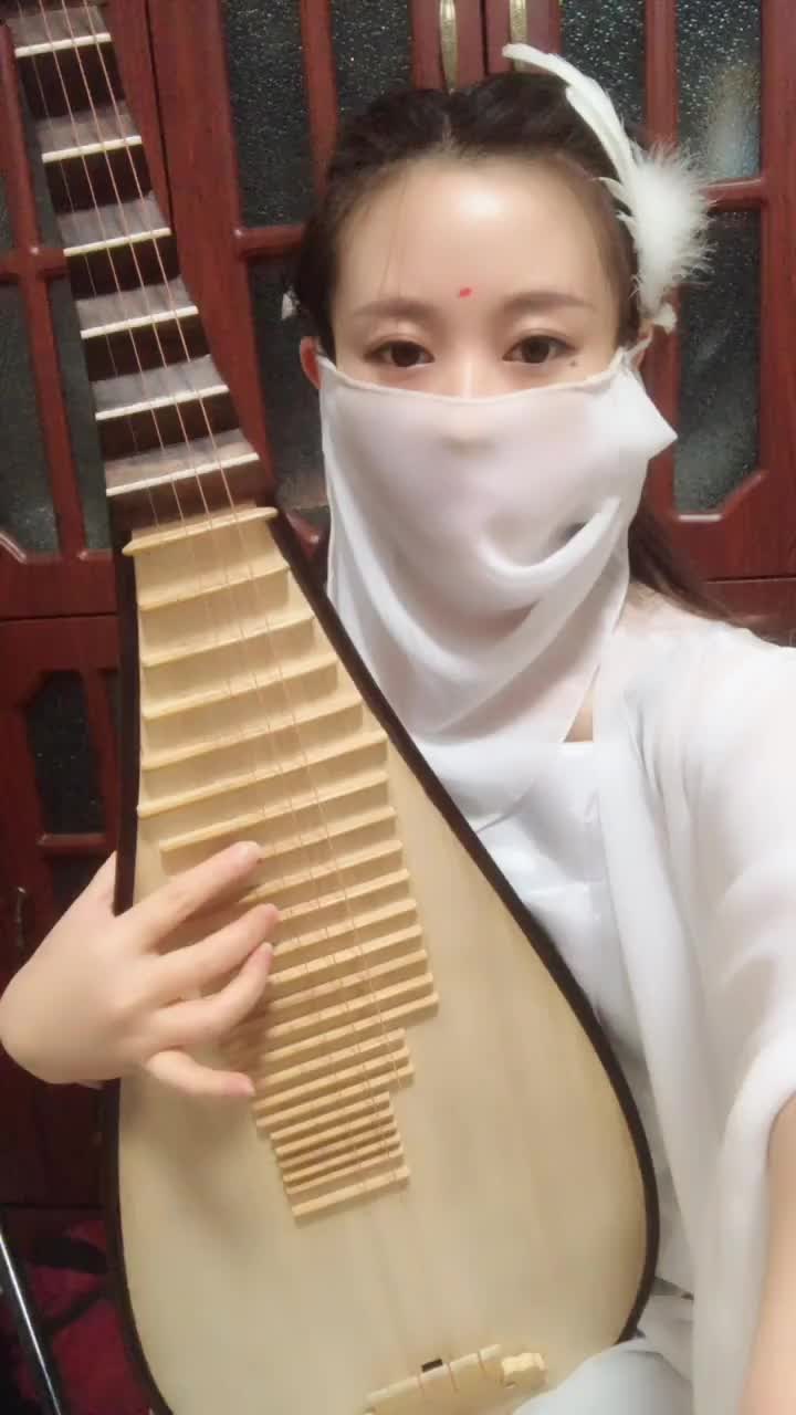 千呼万唤始出来 犹抱琵琶半遮面赏析