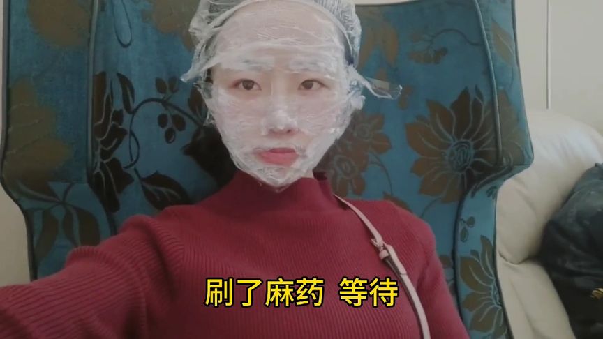 纹眉毛后半个月可以去补色吗？