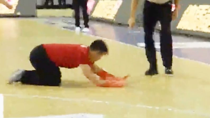 nba擦地的一个月工资多少