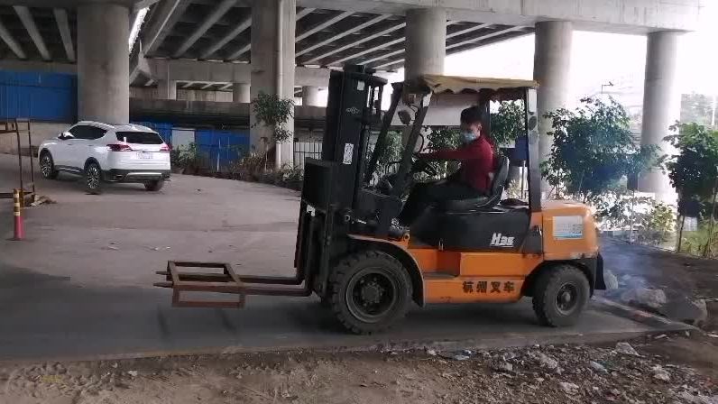 叉车证在哪里考需要多少钱