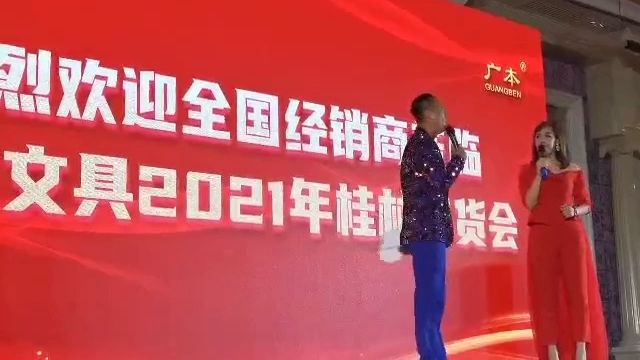 1000字自我介绍范文(大学自我介绍1000字范文)